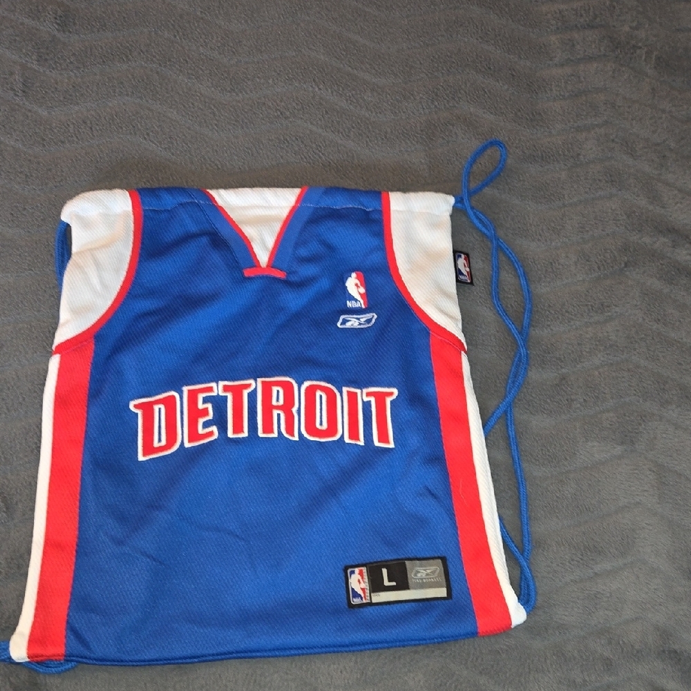 NBA Blue and Red Drawstring Backpack - Picture 4 of 7